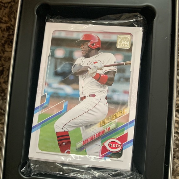 Unopened MLB TOPPS 2021 series one tin!! - Picture 4 of 7